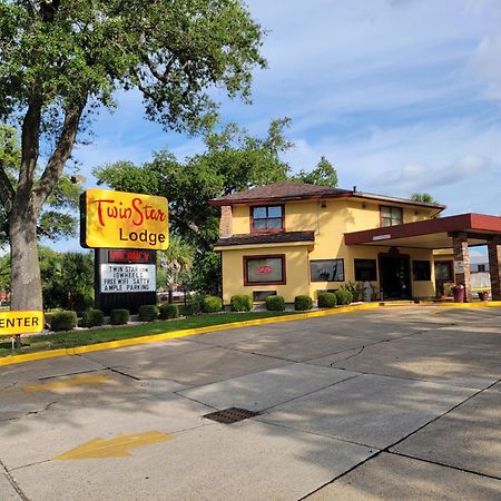בילוקסי Twin Star Lodge מראה חיצוני תמונה