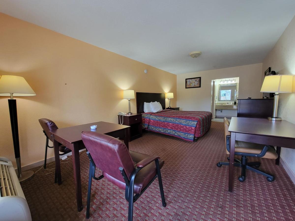 בילוקסי Twin Star Lodge מראה חיצוני תמונה