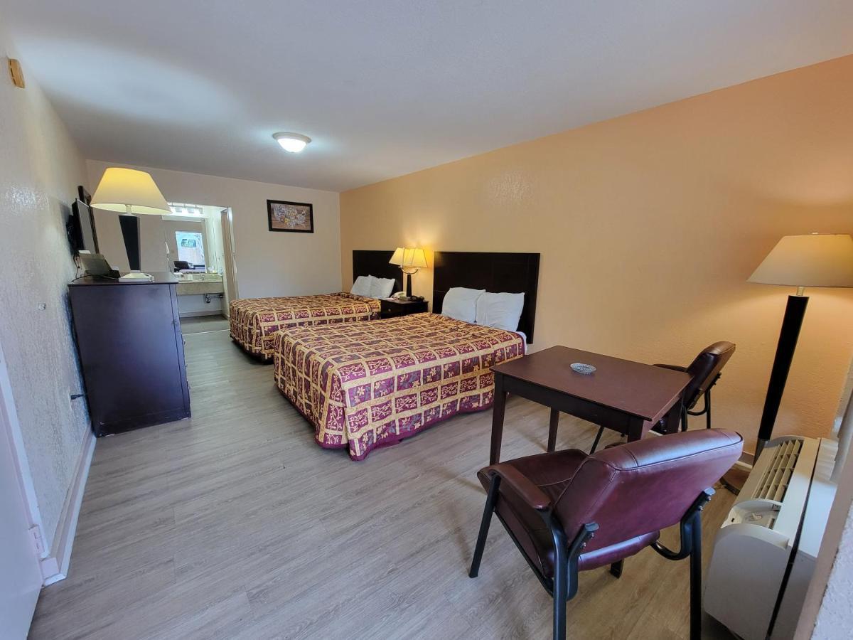 בילוקסי Twin Star Lodge מראה חיצוני תמונה